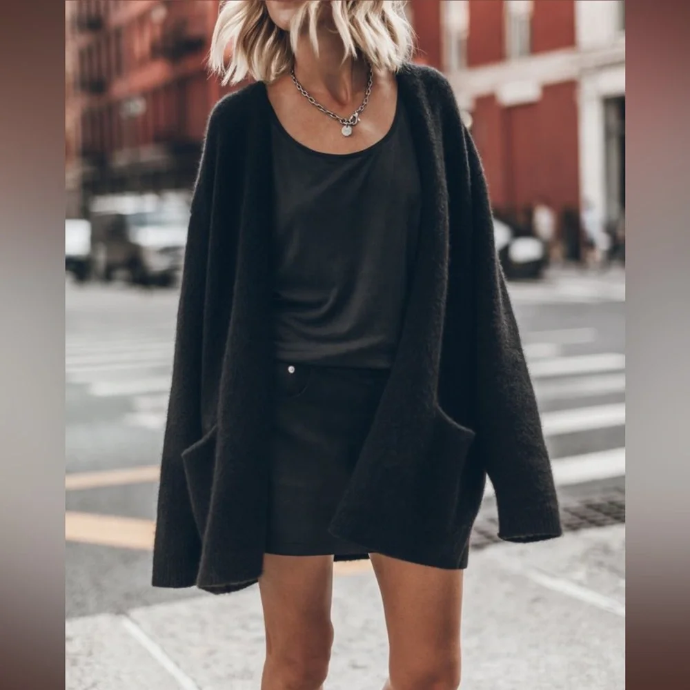Mikuta oversized knitted cardigan black - Picture 1 of 6